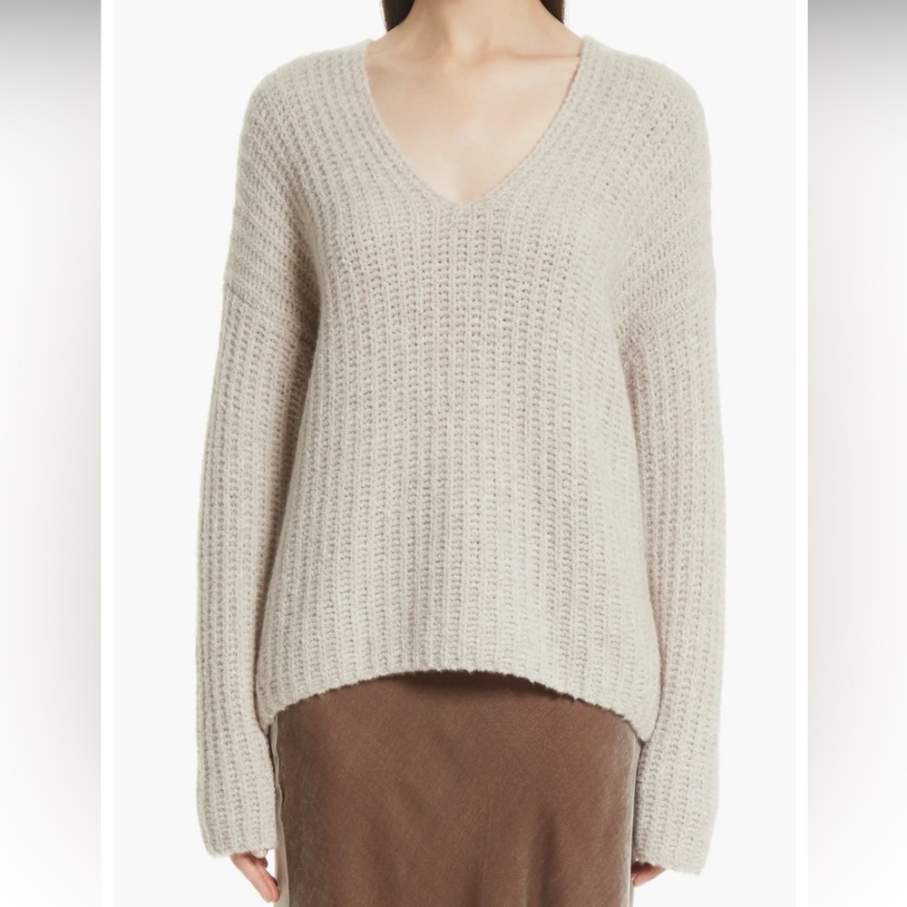 VINCE Cashmere V-Neck Oversized Sweater • XS • Sand/Beige • NWOT Sold Out